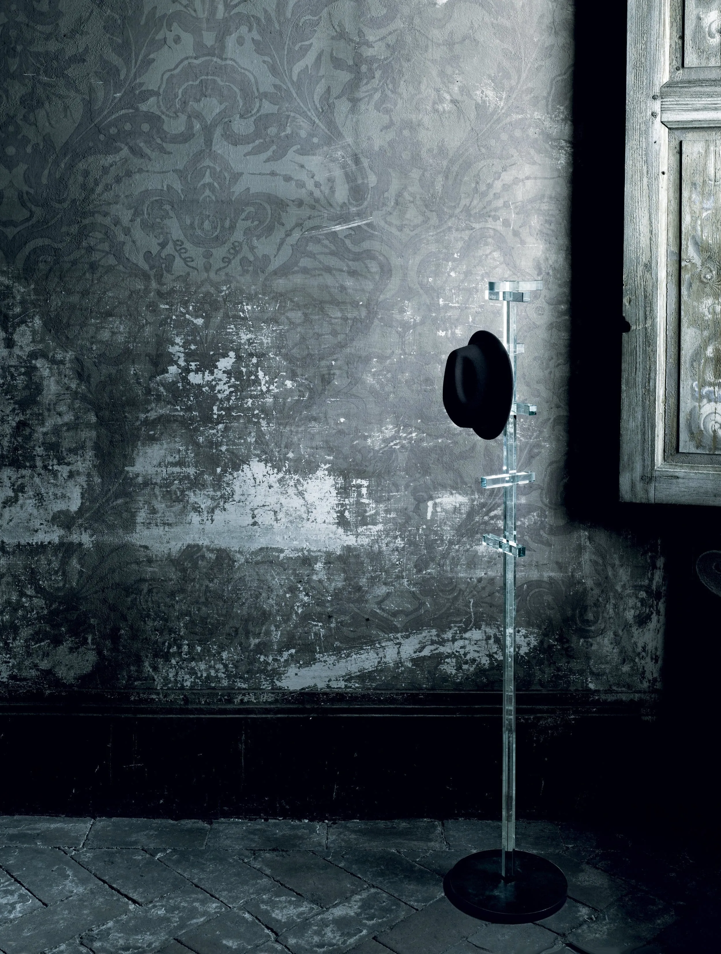 Telegrafo Coat Stand